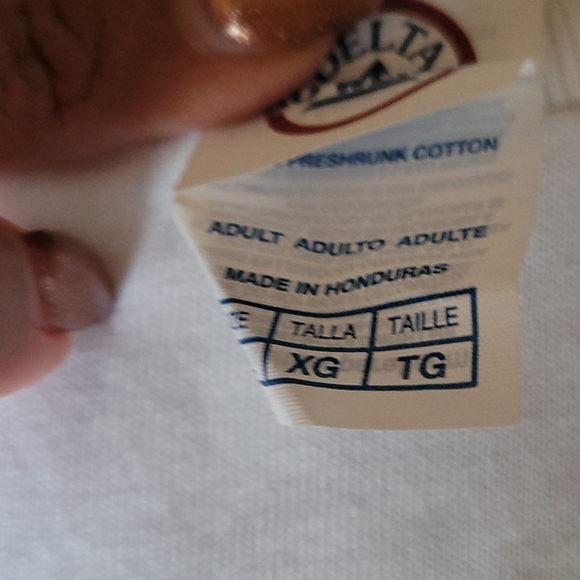 NWT 👕SHIRT.. - Picture 4 of 4